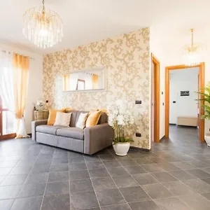 Apartment Giramondo Gold Airport, Fiumicino